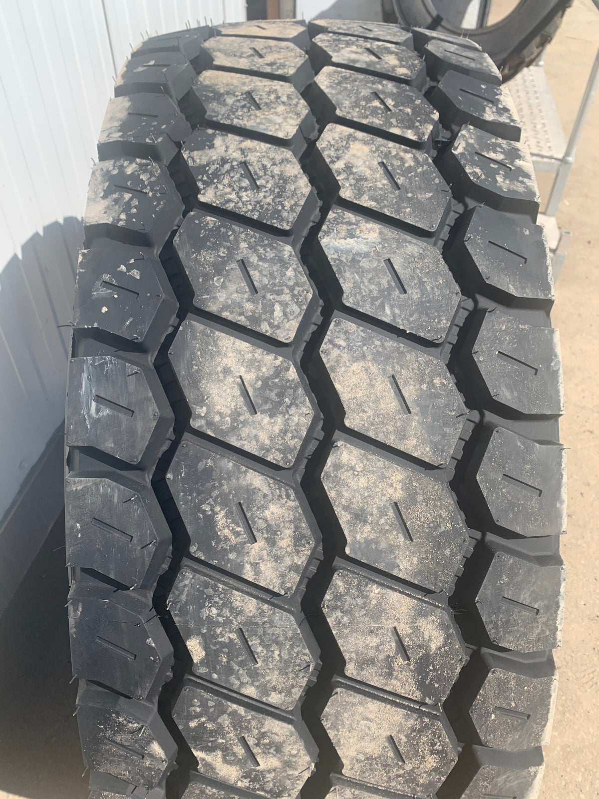 445 65 22.5 - Longmarch LM539F Steer Tire